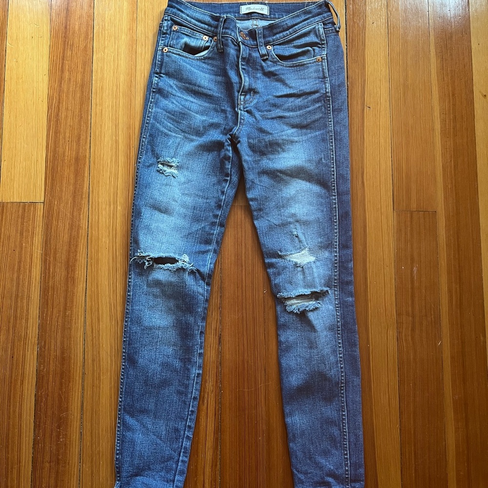 9” Madewell High-Rise Ripped Skinny Jean
